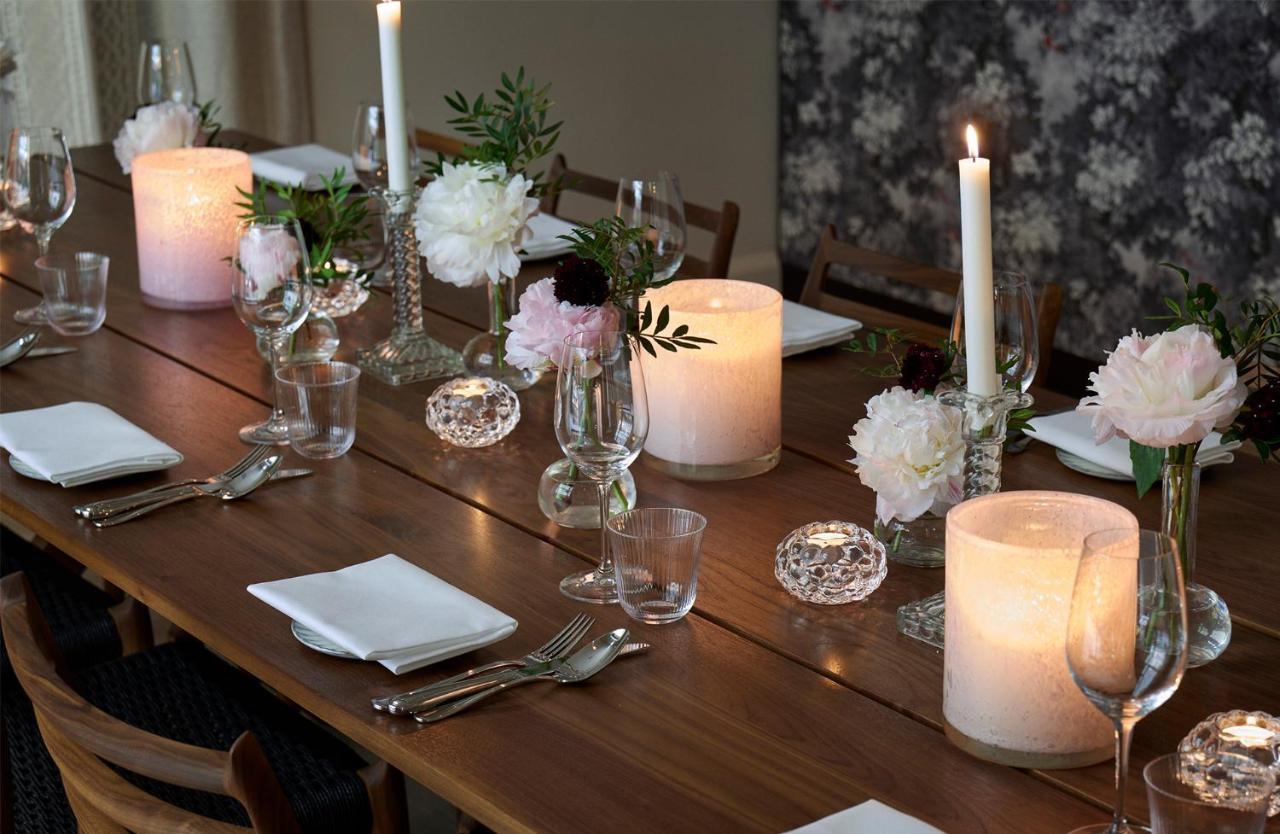 Villa Dagmar Stockholm Exterior photo A table set for a dinner party
