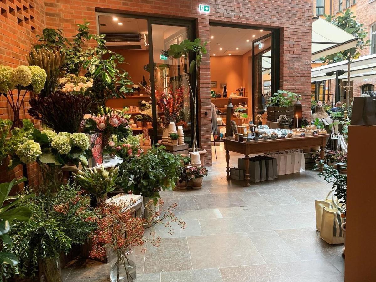 Villa Dagmar Stockholm Exterior photo Flower shop in Paris