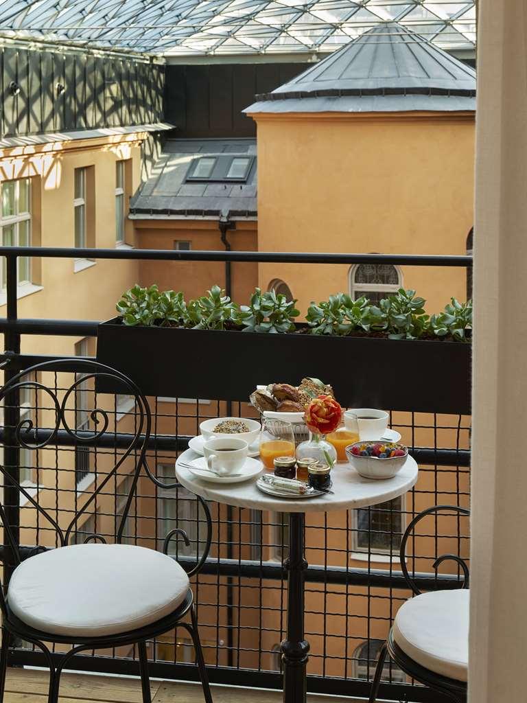 Villa Dagmar Stockholm Room photo Breakfast on a balcony