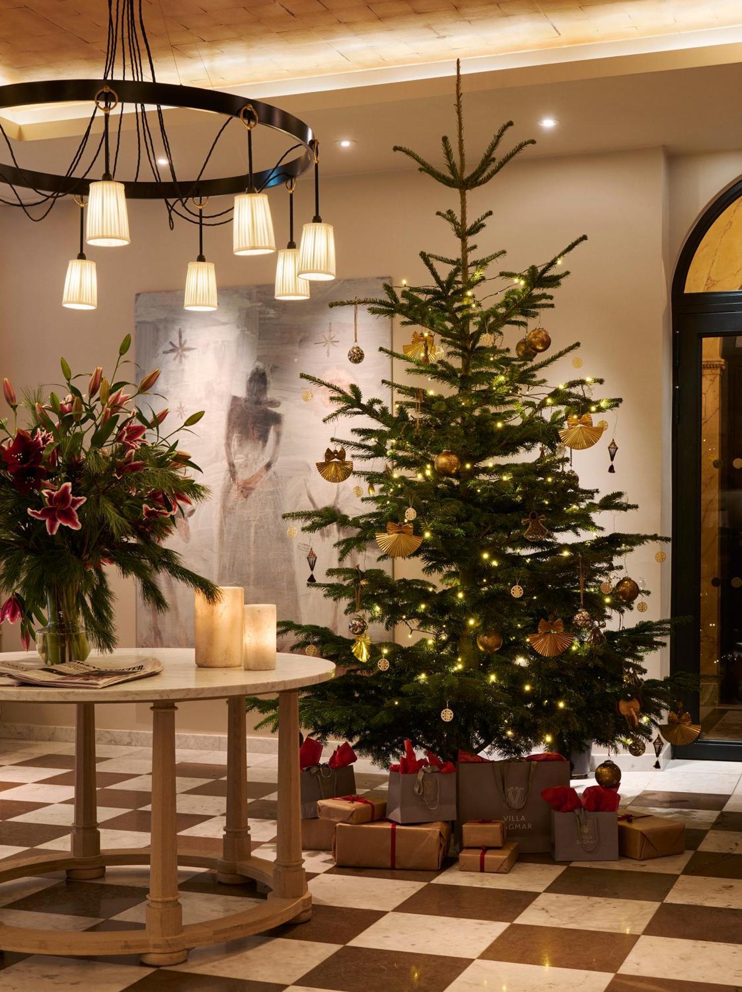 Villa Dagmar Stockholm Exterior photo A Christmas tree